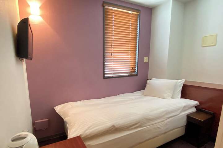 Room 8 of 20