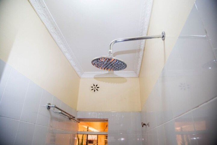 Room 5 of 7