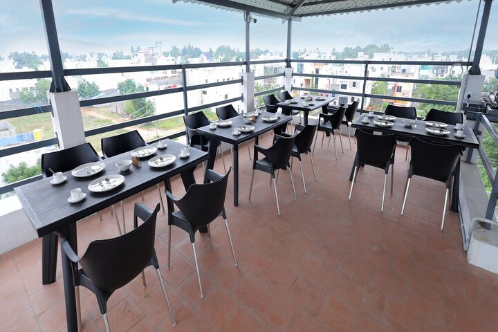 Dining 13 of 18
