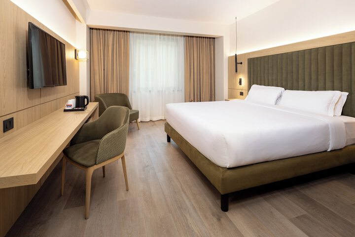 Room 34 of 101