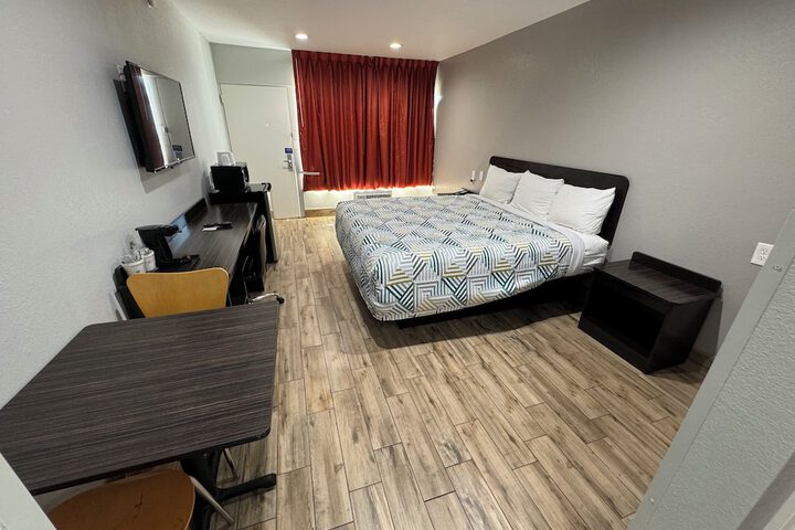 Room 10 of 52