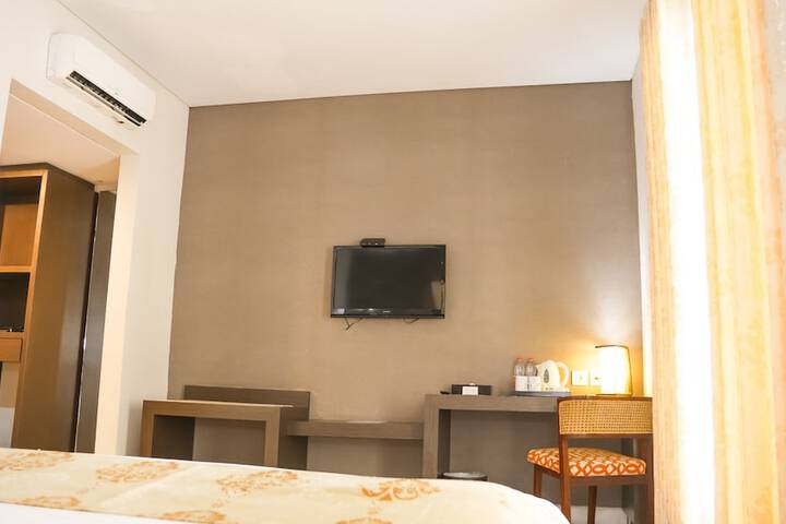 Room 4 of 13