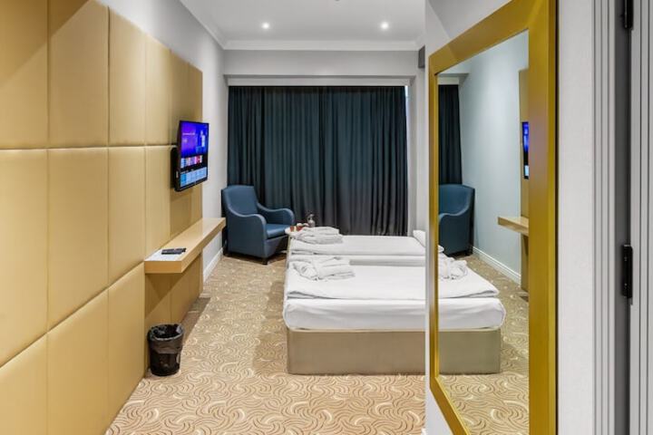 Room 29 of 173