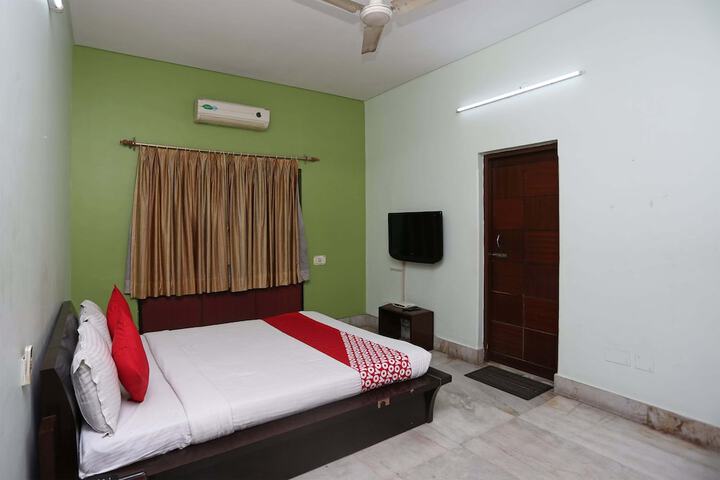 Room 13 of 23