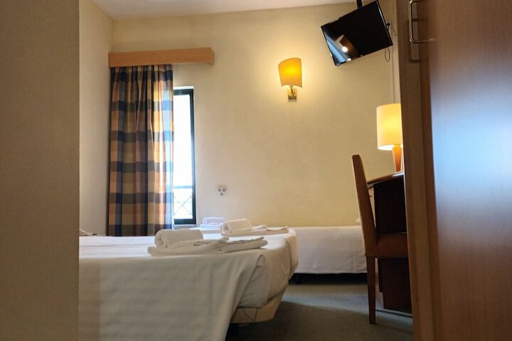 Room 18 of 37