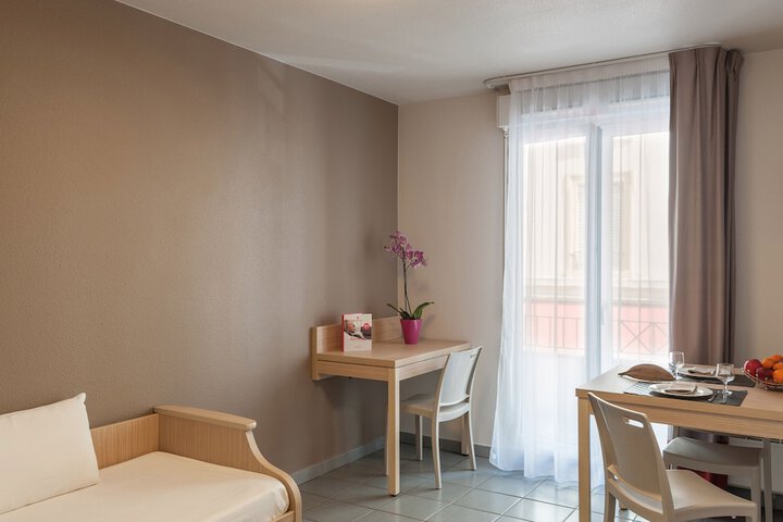 Room 15 of 23