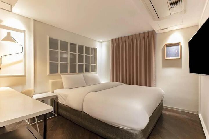Room 3 of 36