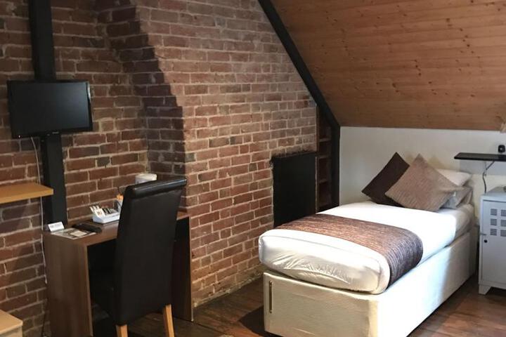 Photo 18