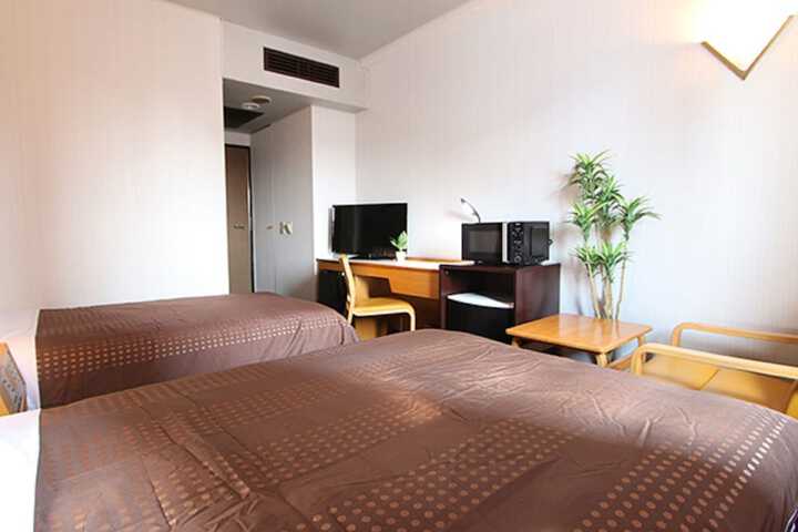 Room 10 of 14