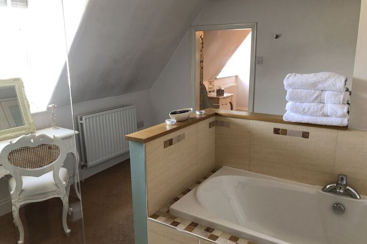 Room 13 of 29