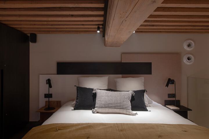 Room 201 of 780
