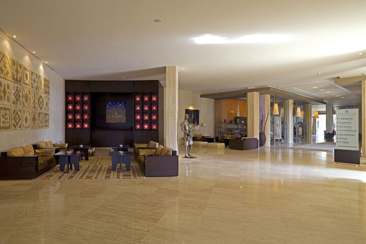 Hotel Interior 4 of 97