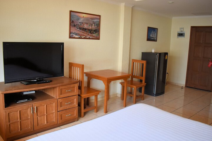 Room 17 of 38