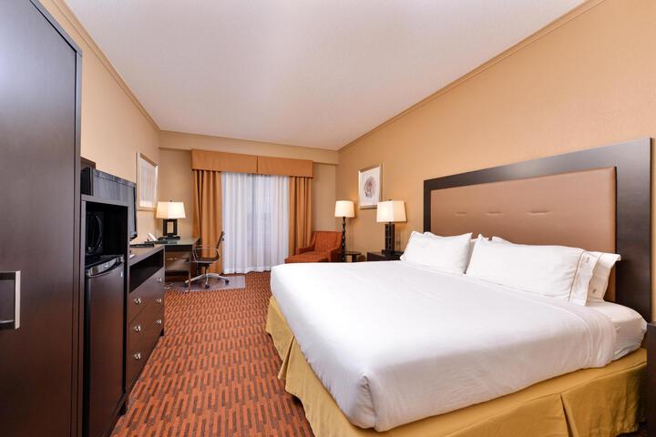 1 King Bed (14 of 21)