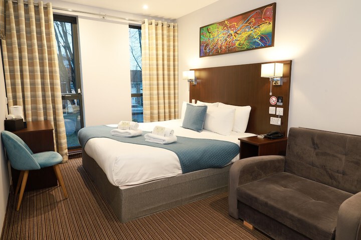 Room 13 of 63