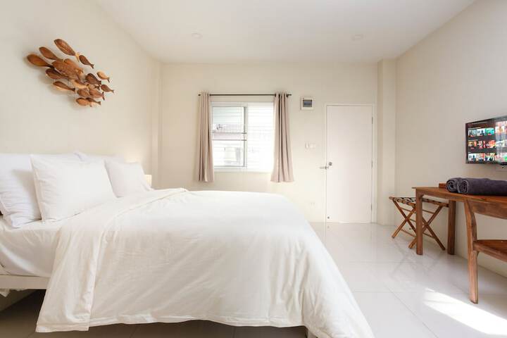 Room 9 of 22