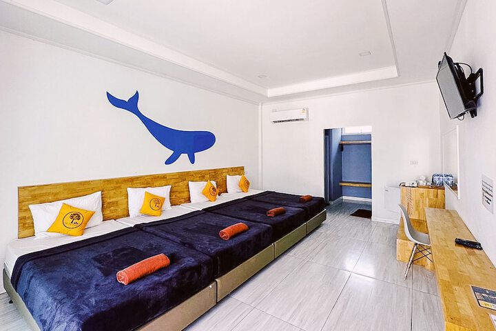 Room 4 of 10