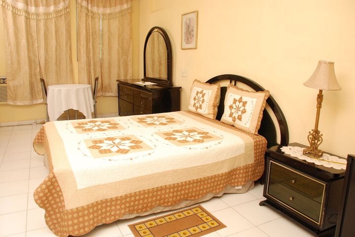 Room 4 of 40