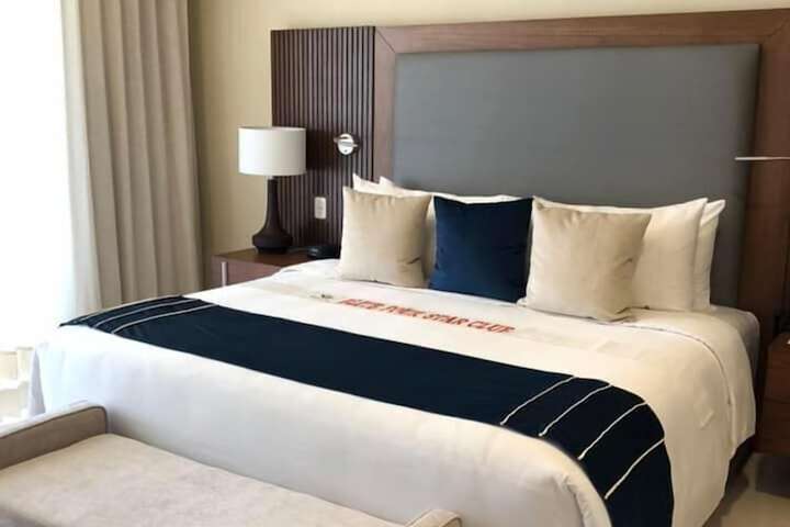 Room 3 of 108