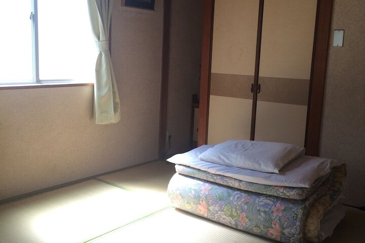 Room 7 of 33