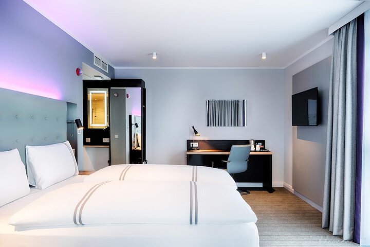 Room 5 of 38