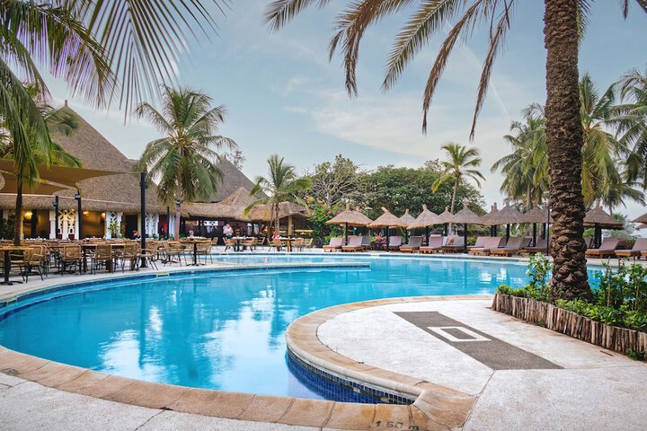 Hotel with Pool