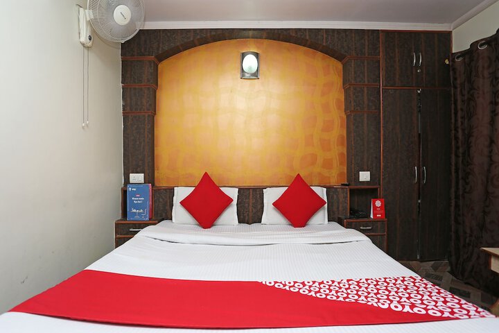 Room 9 of 25