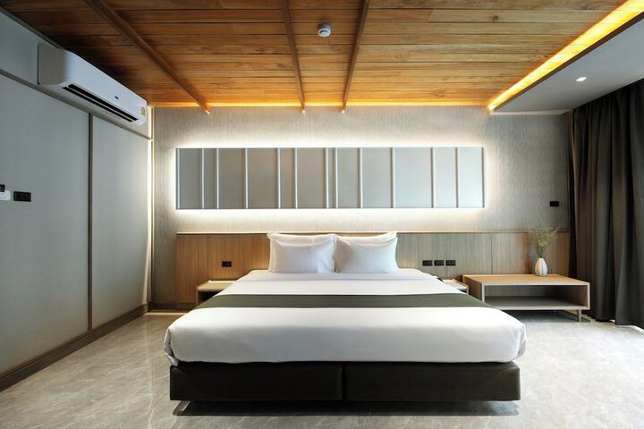 Room 11 of 35