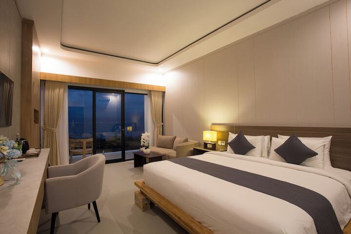 Room 6 of 26