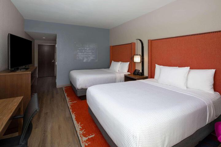 Room 5 of 19