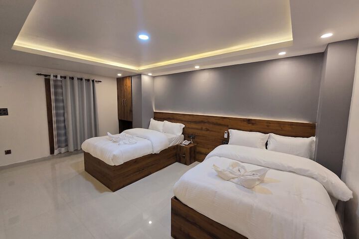 Room 10 of 19