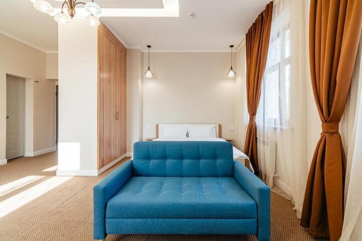 Room 3 of 41