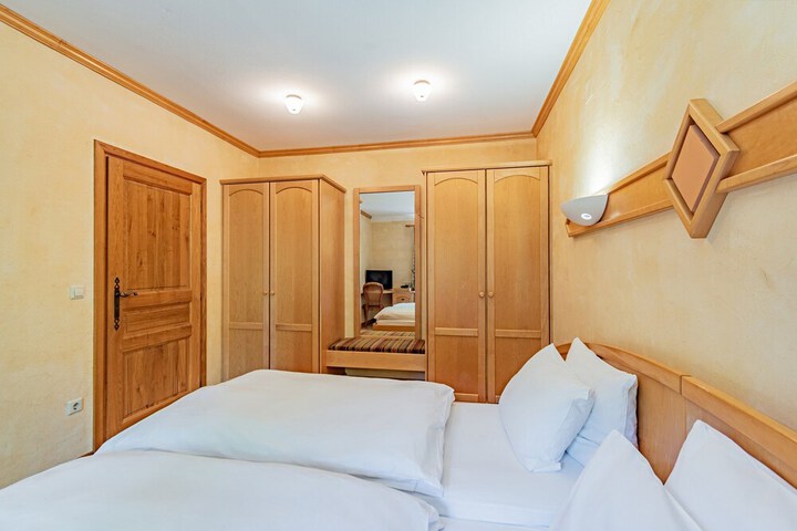 Room 15 of 82