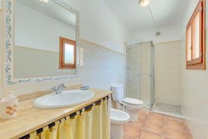 Room 4 of 27