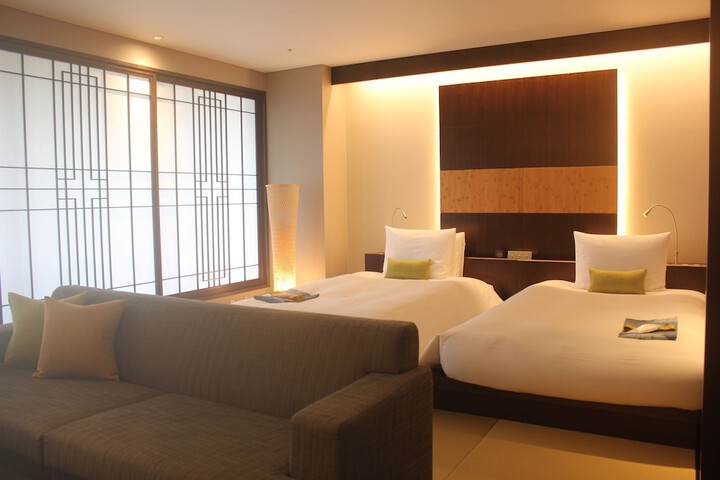 Room 19 of 76