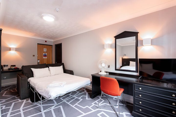 Room 6 of 61