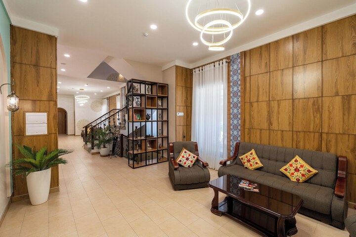 Hotel Lobby