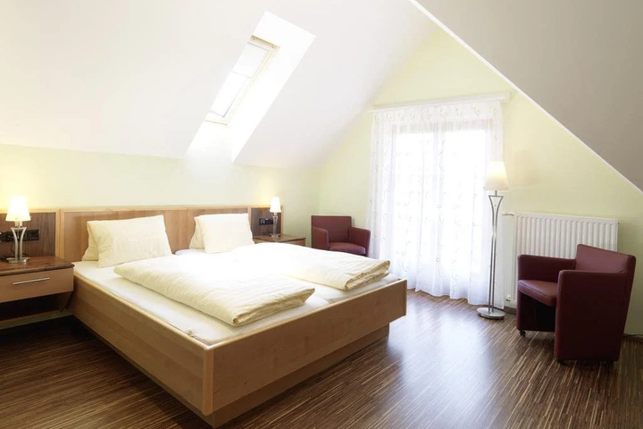 Room 2 of 12