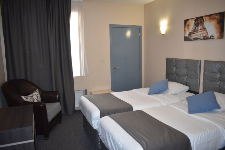 Room 6 of 70