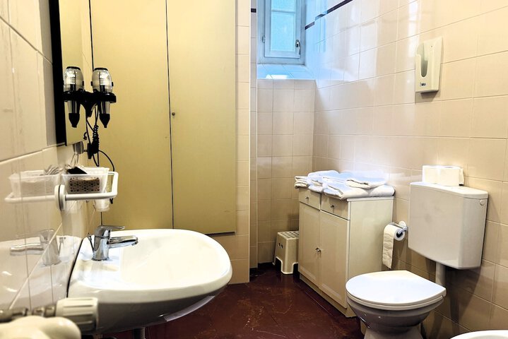 Room 44 of 52