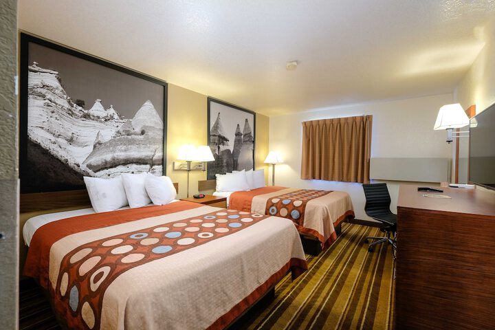Room 9 of 34