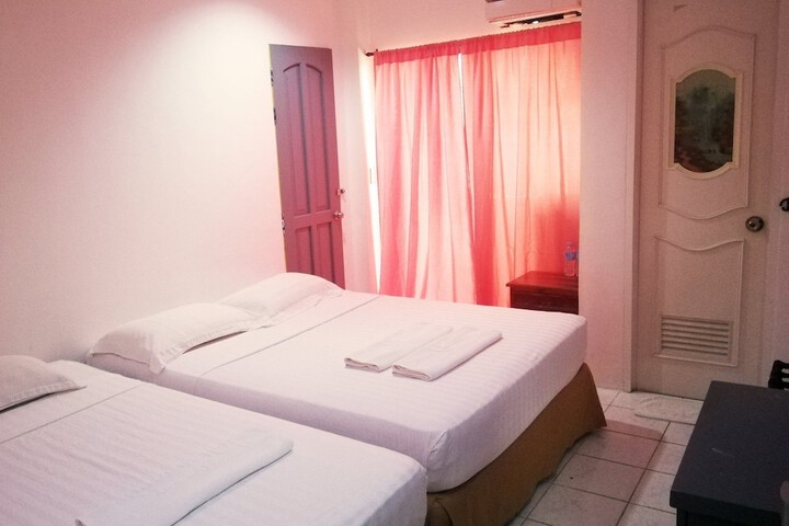 Room 14 of 29