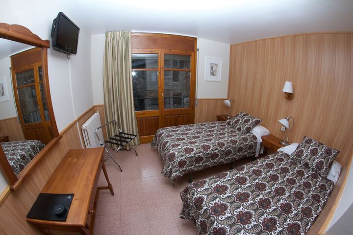 Room 8 of 36
