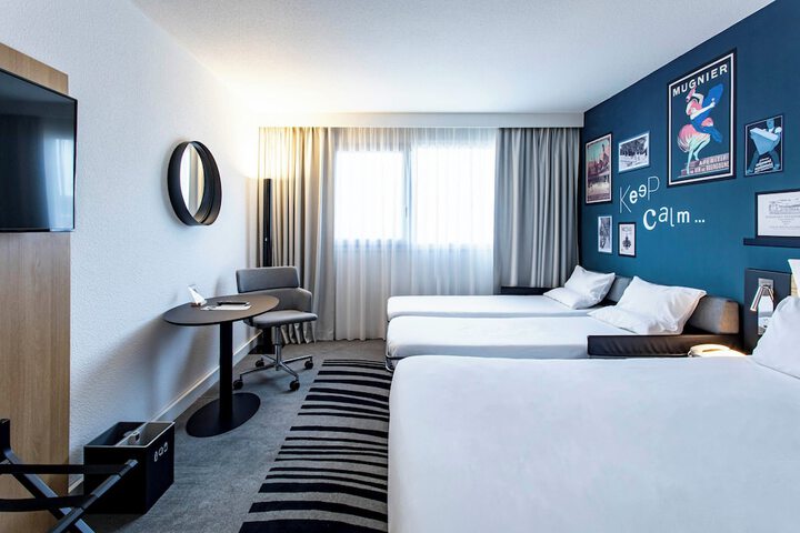 Room 4 of 185