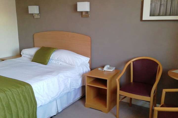 Room 10 of 42
