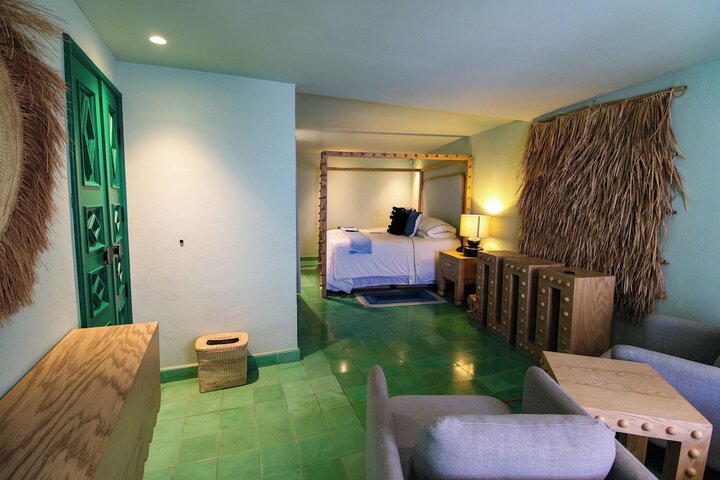 Room 28 of 149
