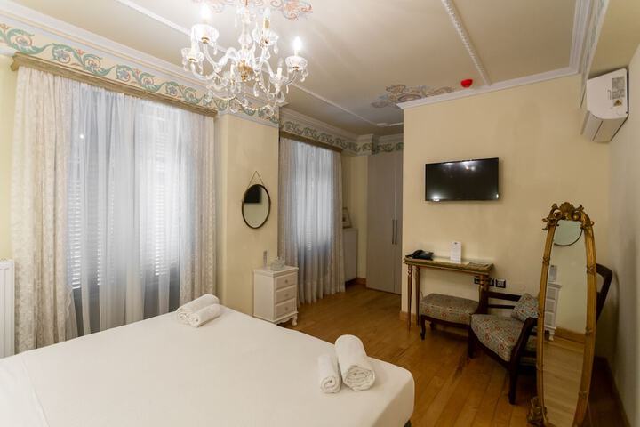 Room 14 of 60