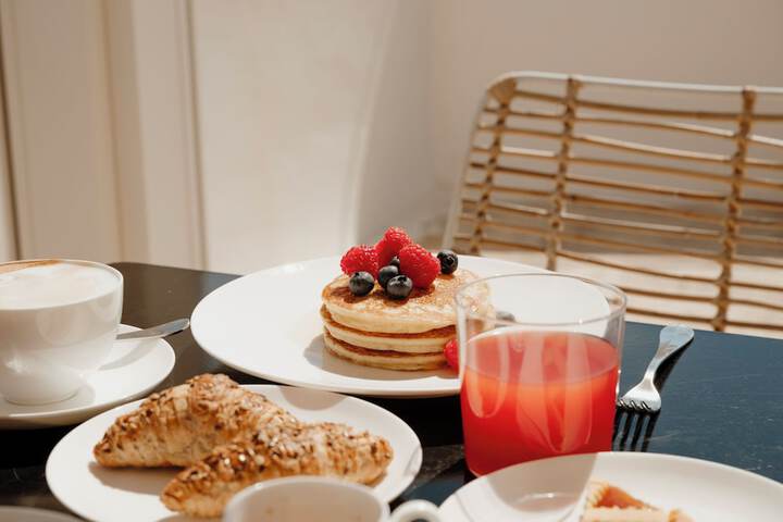Breakfast/Coffee Service 51 of 72