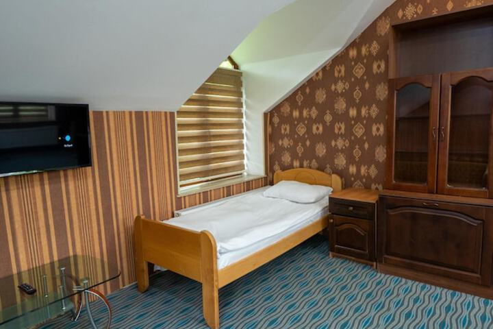Room 10 of 22