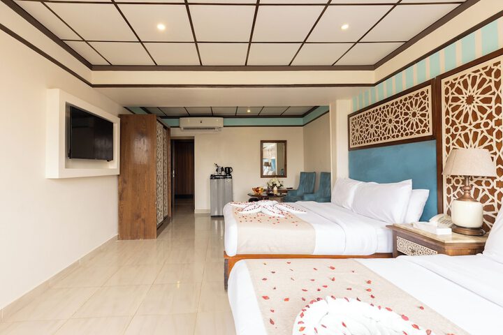 Room 52 of 112